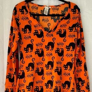 Fashion Nova Orange & Black Halloween PJ’s. Good/Fair condition lightly worn.